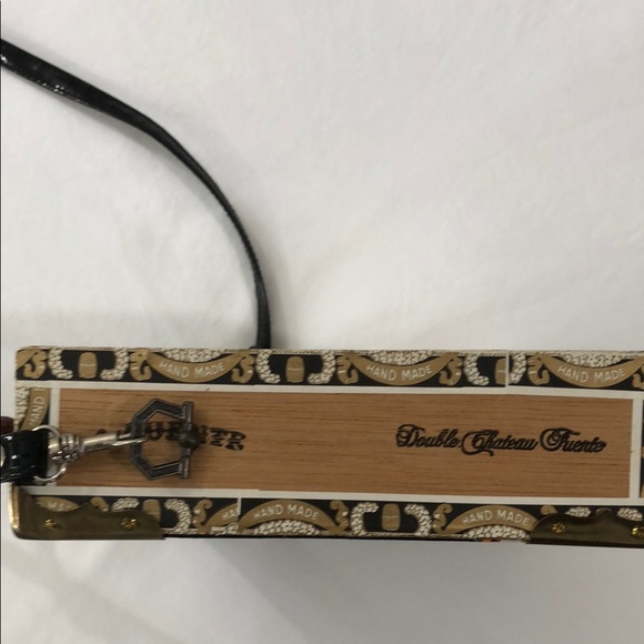 Vintage Arturo Fuente Handmade Upholstery Wooden Box Bead Handle W strap - Picture 15 of 16